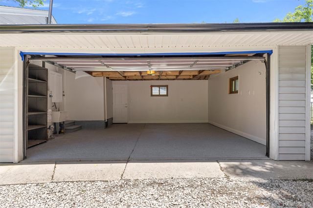 38530 Superior Street, Romulus, MI 48174