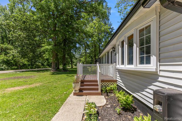 38530 Superior Street, Romulus, MI 48174