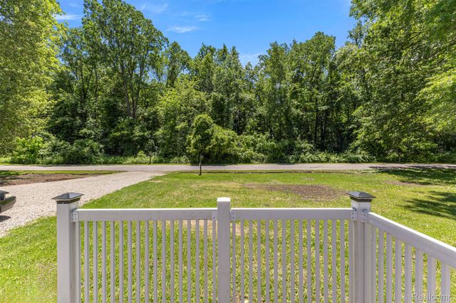 38530 Superior Street, Romulus, MI 48174