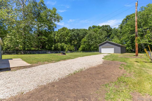 38530 Superior Street, Romulus, MI 48174