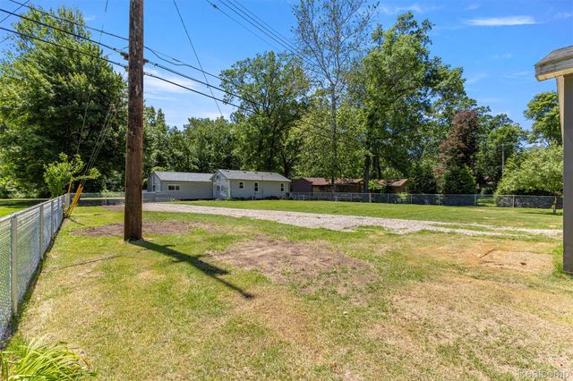 38530 Superior Street, Romulus, MI 48174