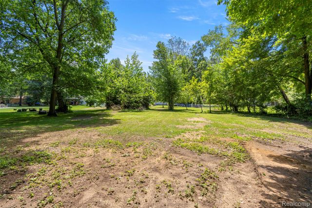 38530 Superior Street, Romulus, MI 48174
