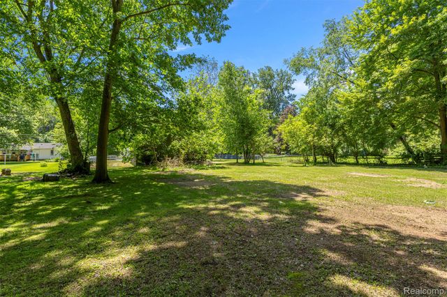 38530 Superior Street, Romulus, MI 48174