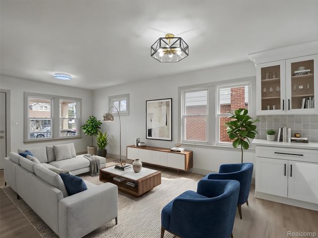 1032 E Maxlow Avenue, Hazel Park, MI 48030