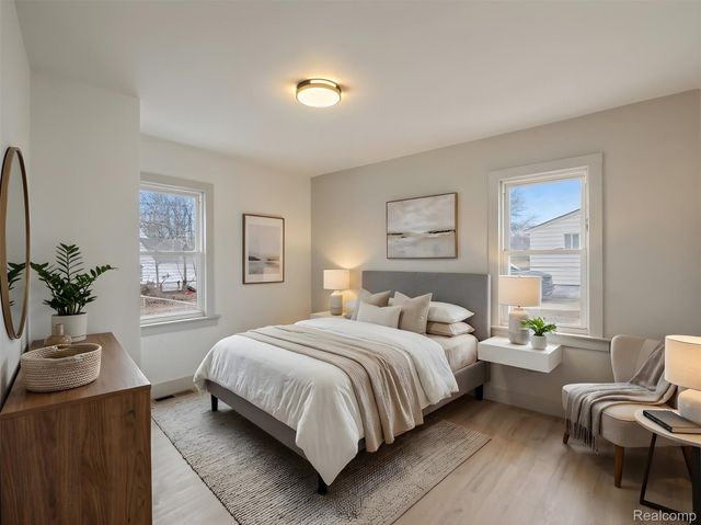 1032 E Maxlow Avenue, Hazel Park, MI 48030