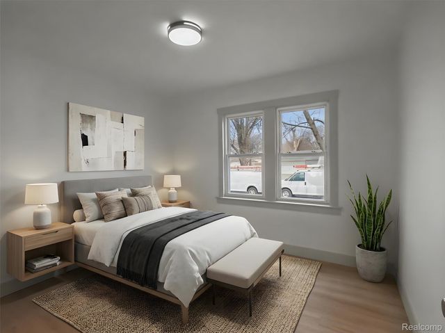 1032 E Maxlow Avenue, Hazel Park, MI 48030