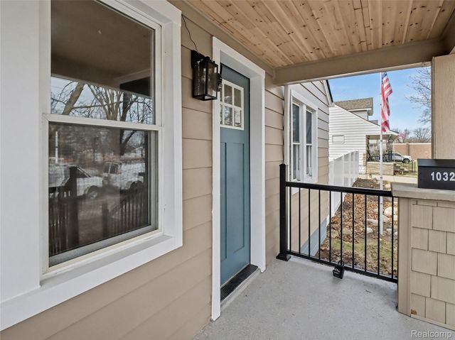 1032 E Maxlow Avenue, Hazel Park, MI 48030