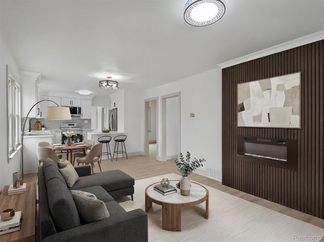 1032 E Maxlow Avenue, Hazel Park, MI 48030