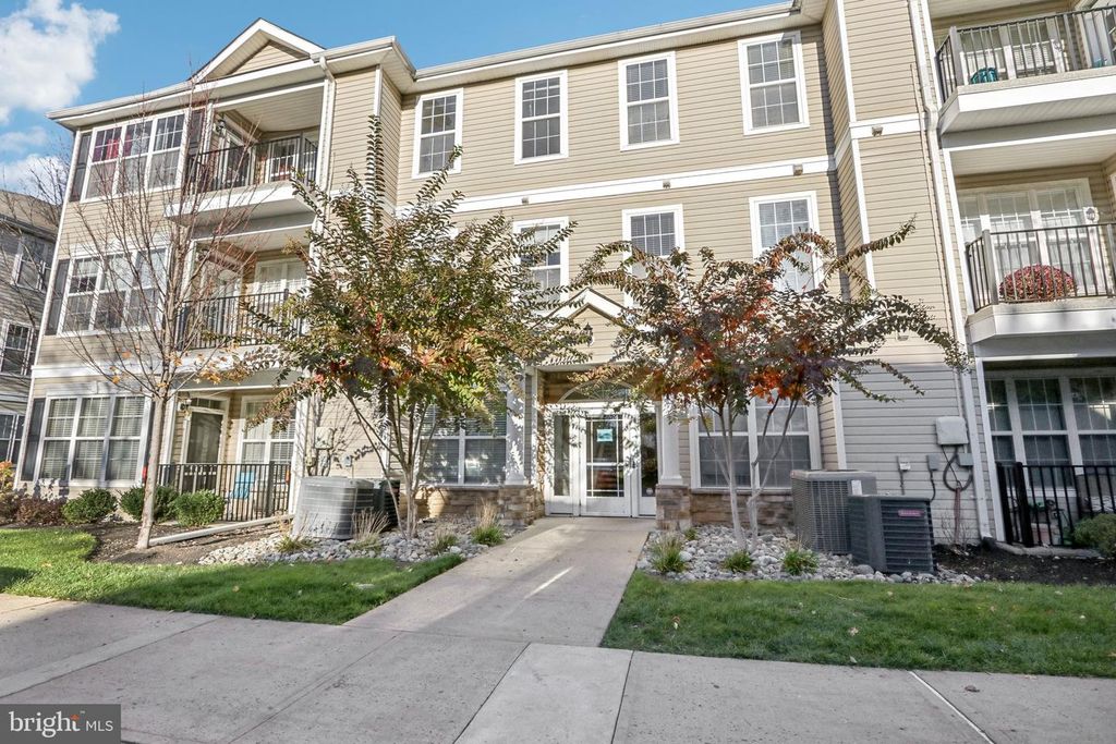 110 KYLE WAY, EWING TOWNSHIP, NJ 08628 — exterior