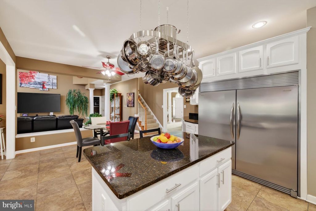 Image 16 of property listing at 19103 RED MAPLE DR, Hagerstown, MD 21742