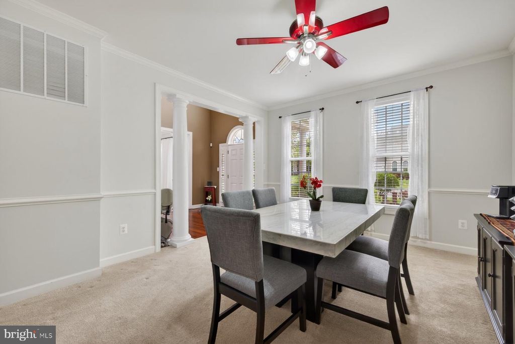 Image 18 of property listing at 19103 RED MAPLE DR, Hagerstown, MD 21742