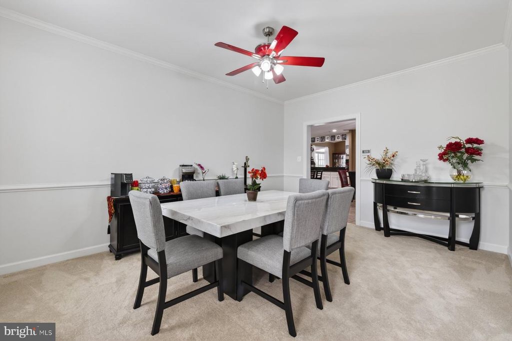 Image 20 of property listing at 19103 RED MAPLE DR, Hagerstown, MD 21742