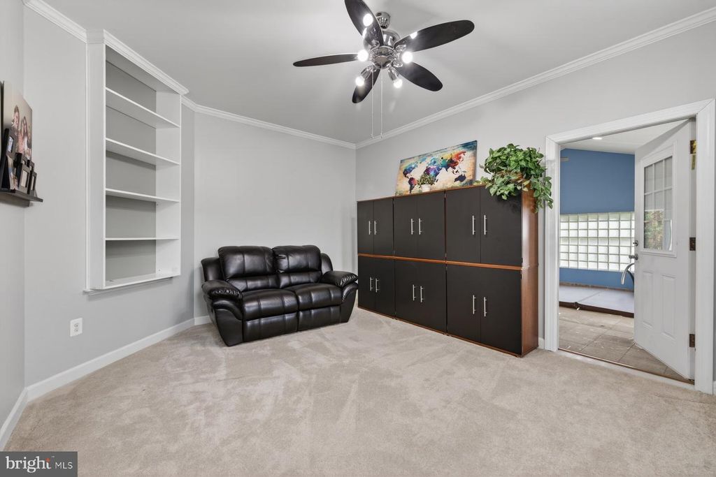 Image 22 of property listing at 19103 RED MAPLE DR, Hagerstown, MD 21742