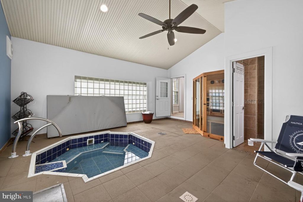 Image 27 of property listing at 19103 RED MAPLE DR, Hagerstown, MD 21742