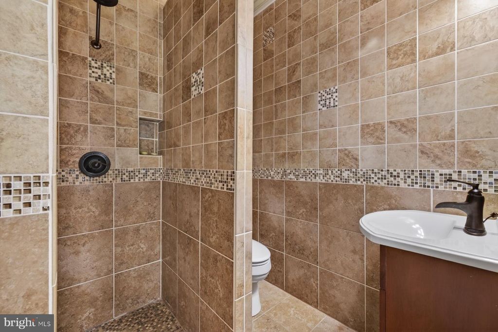 Image 29 of property listing at 19103 RED MAPLE DR, Hagerstown, MD 21742