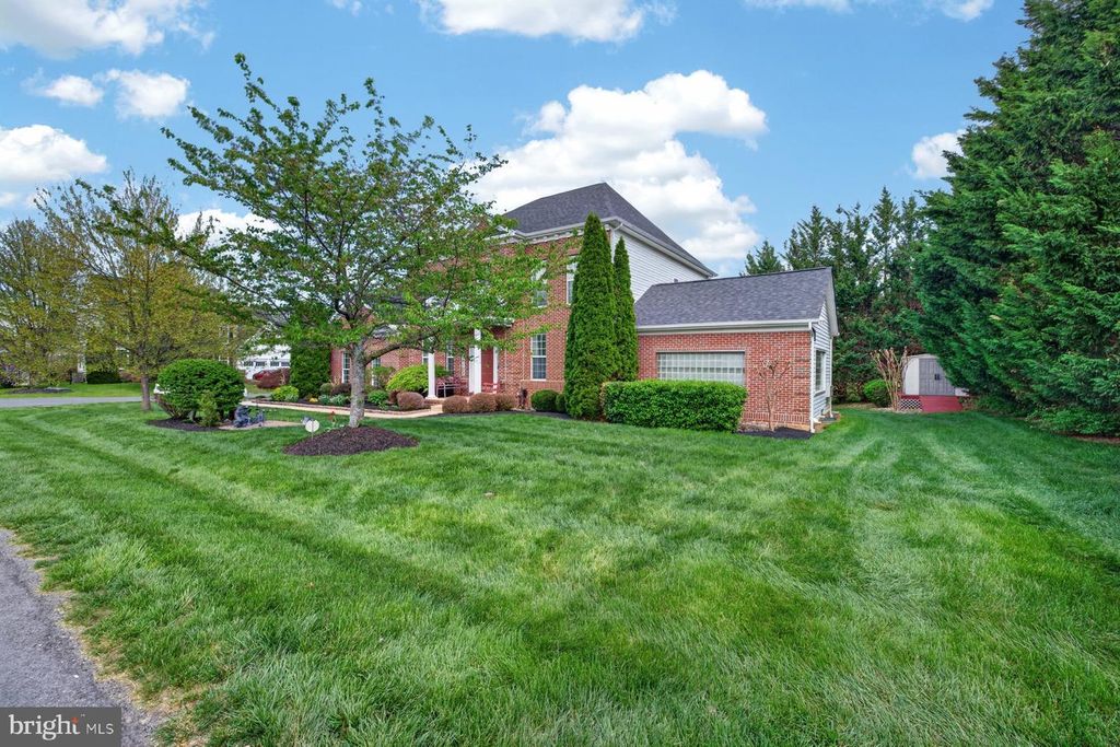 Image 3 of property listing at 19103 RED MAPLE DR, Hagerstown, MD 21742