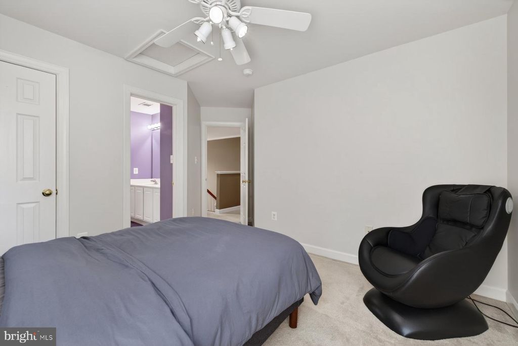 Image 37 of property listing at 19103 RED MAPLE DR, Hagerstown, MD 21742