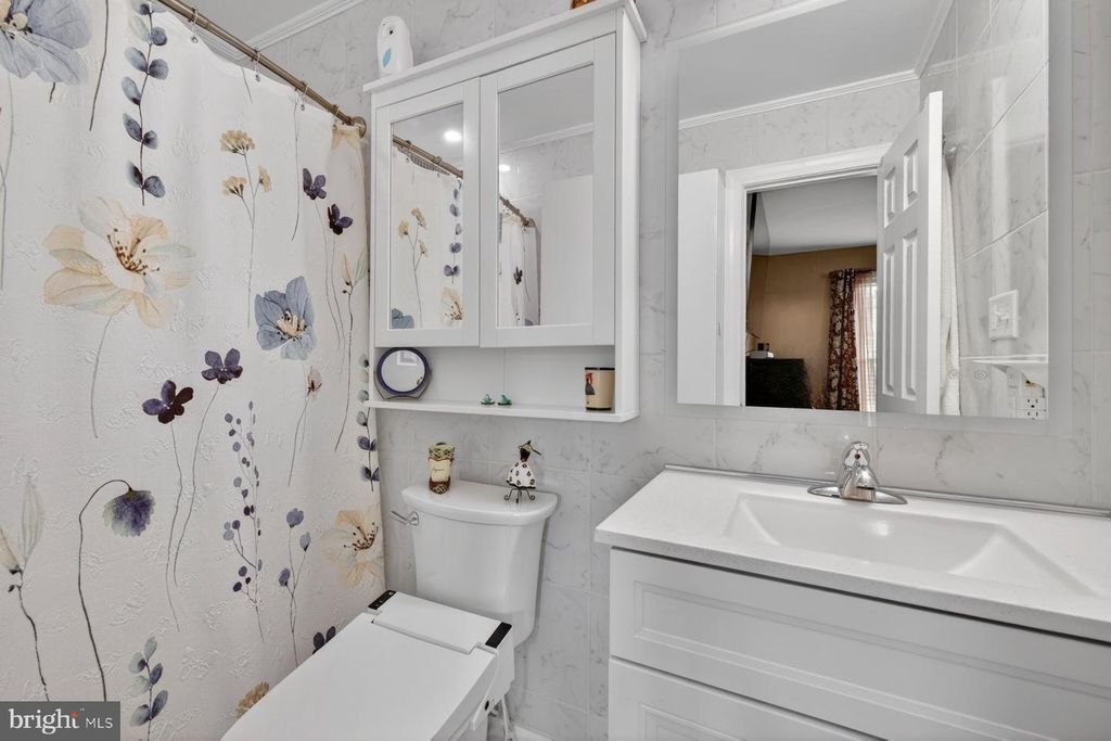 Image 40 of property listing at 19103 RED MAPLE DR, Hagerstown, MD 21742