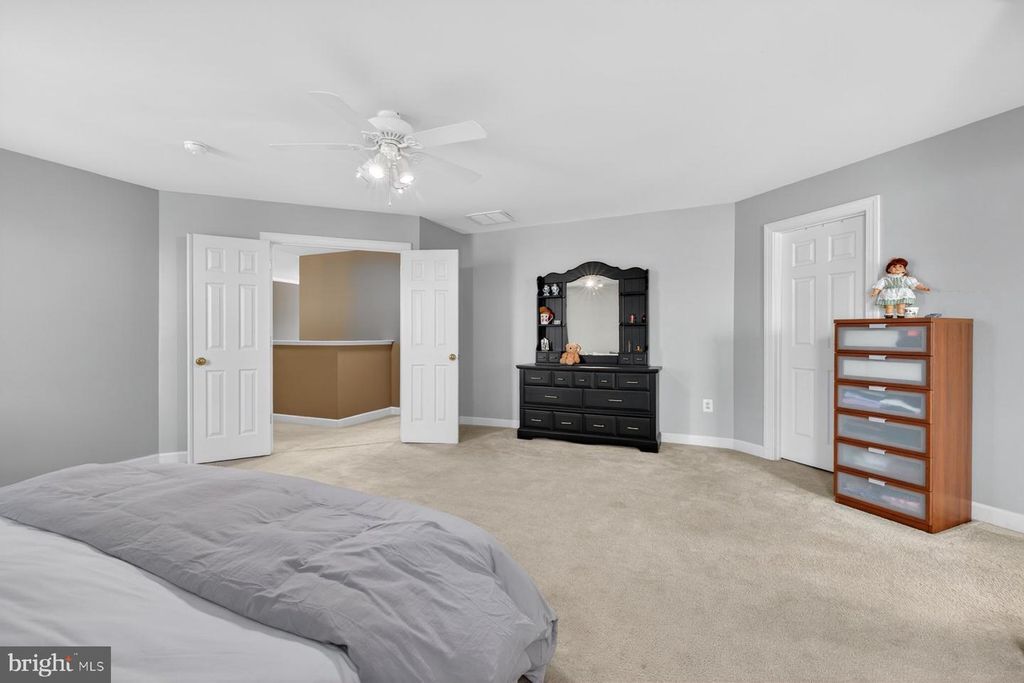 Image 43 of property listing at 19103 RED MAPLE DR, Hagerstown, MD 21742