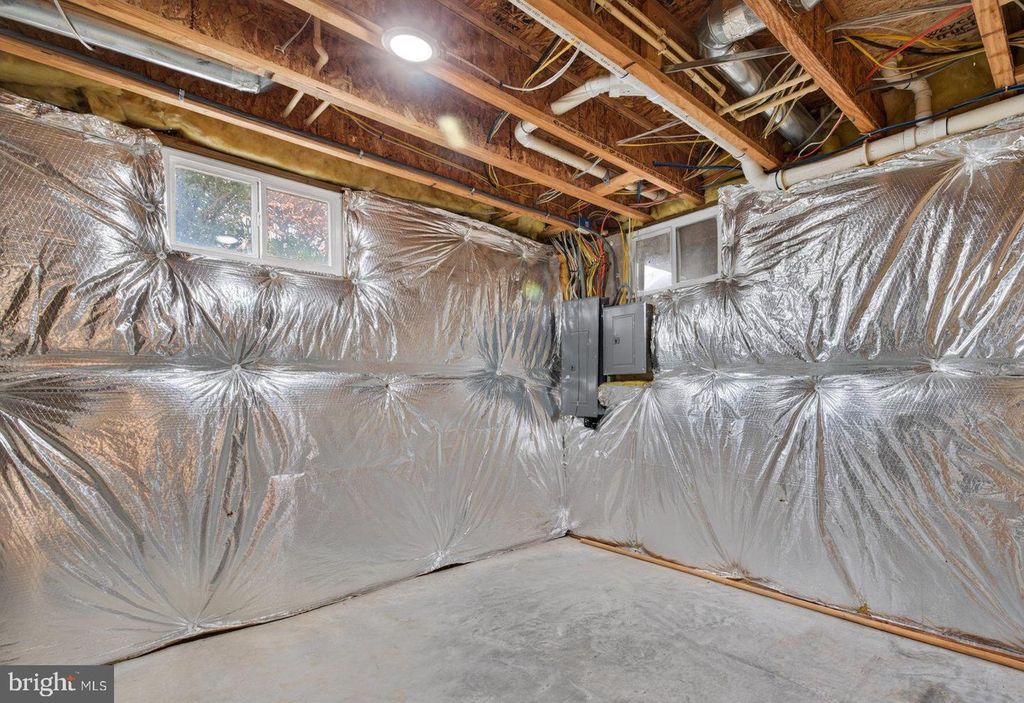 Image 49 of property listing at 19103 RED MAPLE DR, Hagerstown, MD 21742