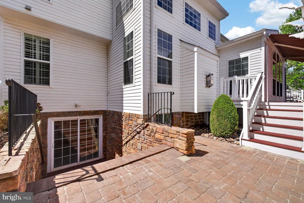 Image 60 of property listing at 19103 RED MAPLE DR, Hagerstown, MD 21742