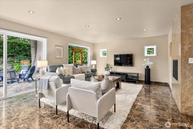 16010 SE 5th Street, Bellevue, WA 98008