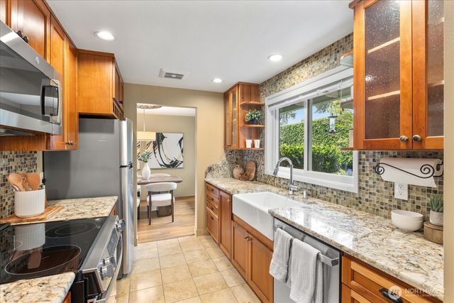 16010 SE 5th Street, Bellevue, WA 98008