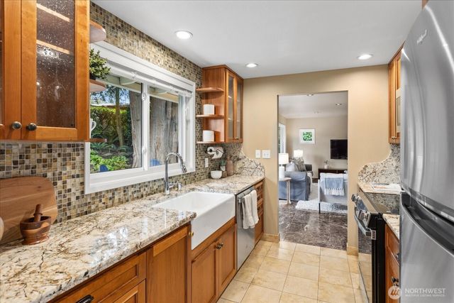 16010 SE 5th Street, Bellevue, WA 98008