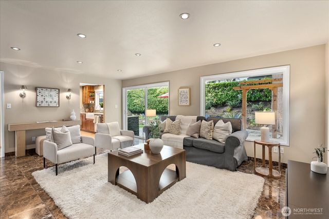 16010 SE 5th Street, Bellevue, WA 98008