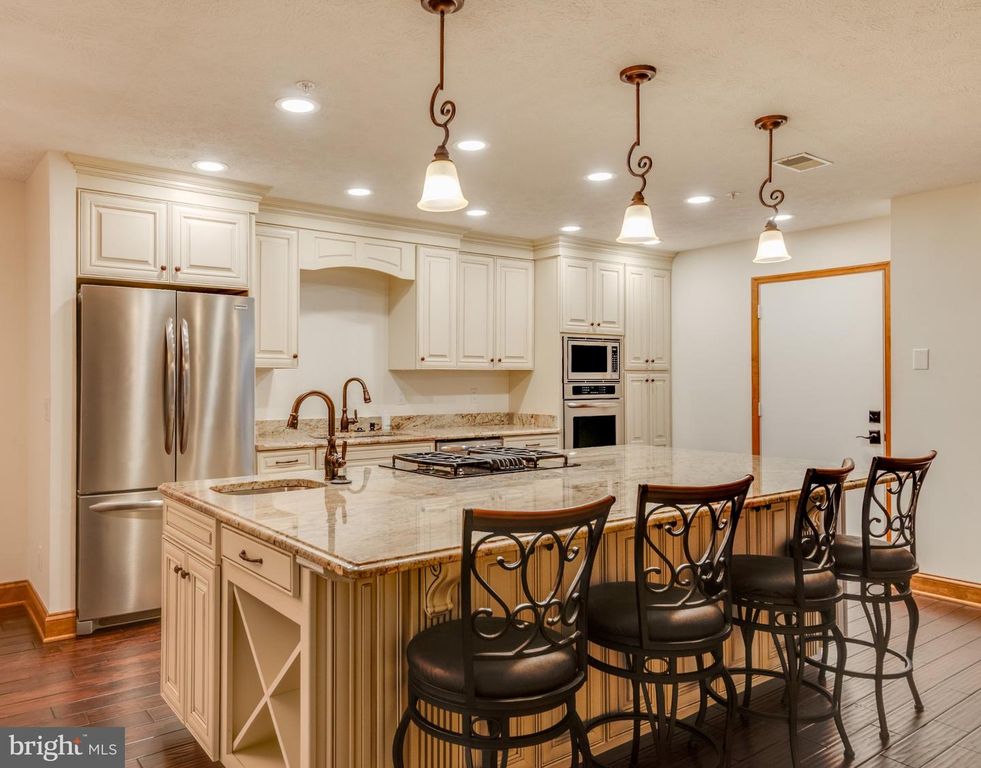 Image 14 of property listing at 44031 FIELDSTONE WAY, California, MD 20619