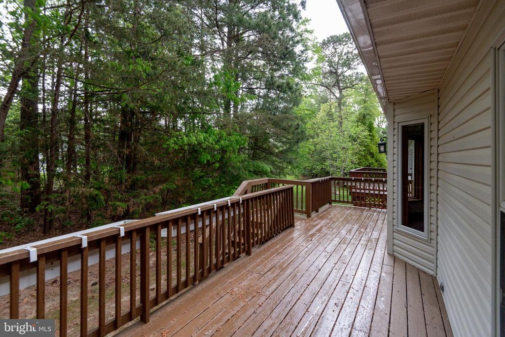 Image 10 of property listing at 44031 FIELDSTONE WAY, California, MD 20619