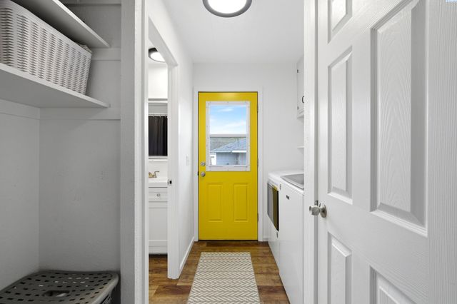 512 N 61st Ave, West Richland, WA 99353