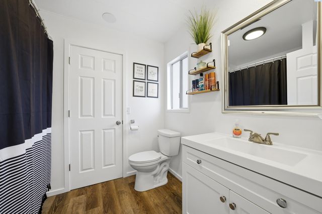 512 N 61st Ave, West Richland, WA 99353