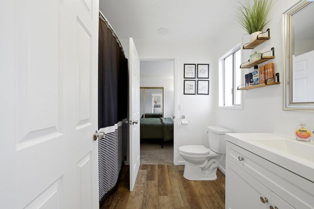 512 N 61st Ave, West Richland, WA 99353