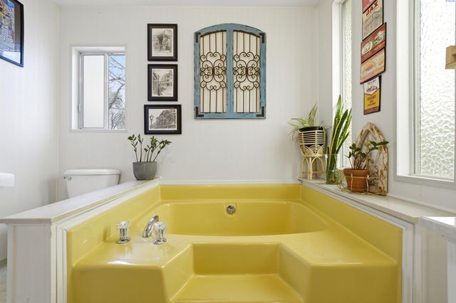 512 N 61st Ave, West Richland, WA 99353