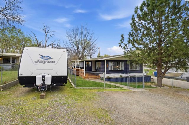 512 N 61st Ave, West Richland, WA 99353