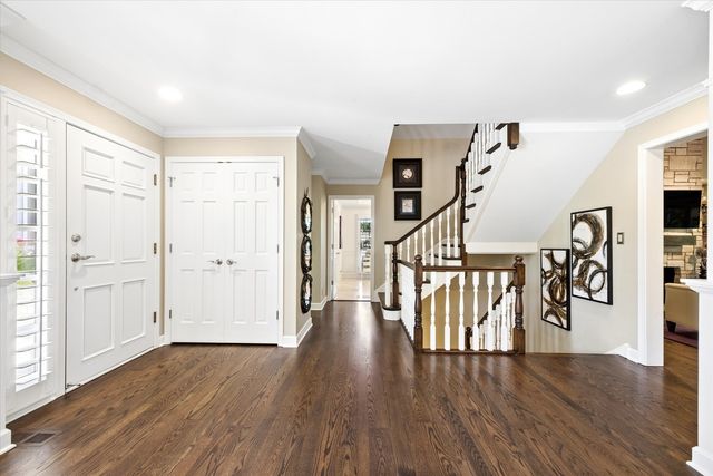 9 Tartan Road, Burr Ridge, IL 60527