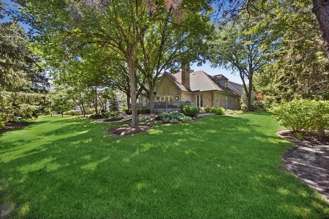 9 Tartan Road, Burr Ridge, IL 60527