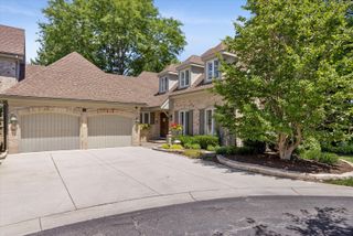 9 Tartan Road, Burr Ridge, IL 60527