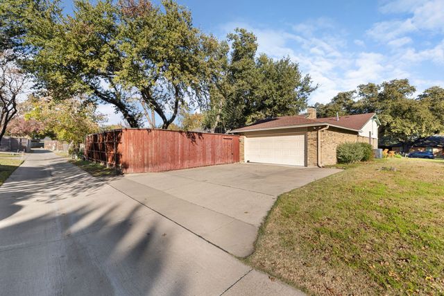 1519 Shannon Place, Carrollton, TX 75006