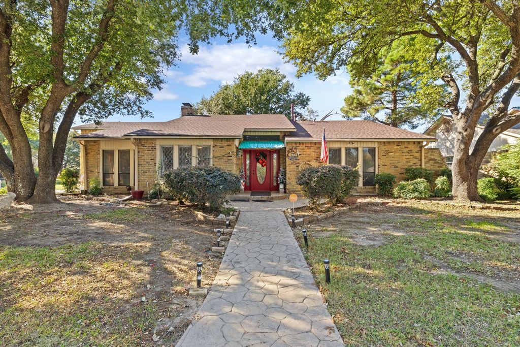 1519 Shannon Place, Carrollton, TX 75006
