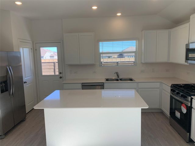 185 Sormonne LOOP, Kyle, TX 78640