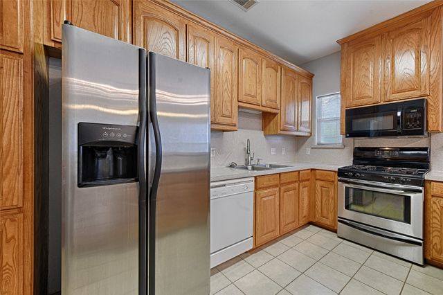 400 Dale Hollow Road, Fort Worth, TX 76103