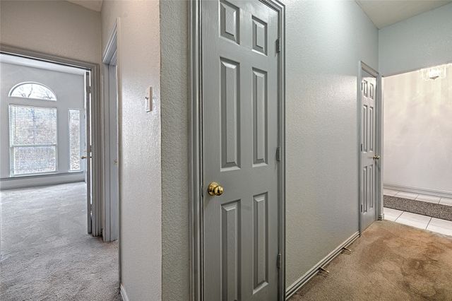 400 Dale Hollow Road, Fort Worth, TX 76103