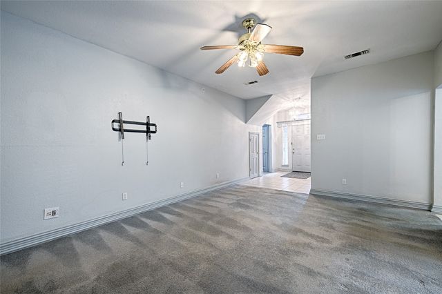 400 Dale Hollow Road, Fort Worth, TX 76103