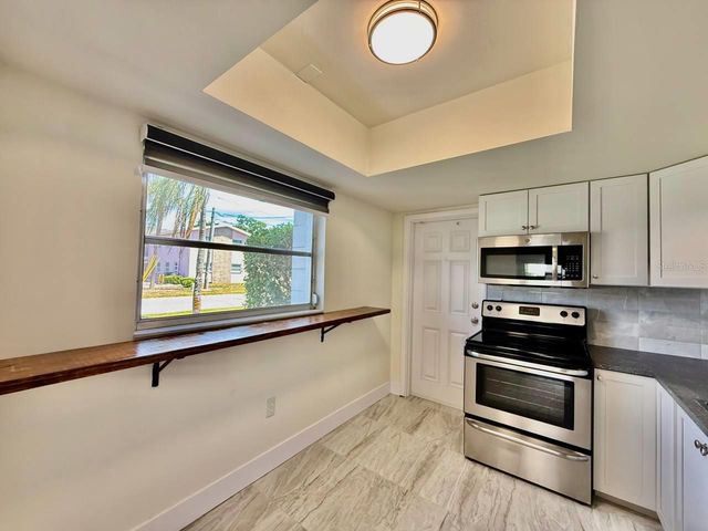 3460 32ND AVENUE N 101, St Petersburg, FL 33713