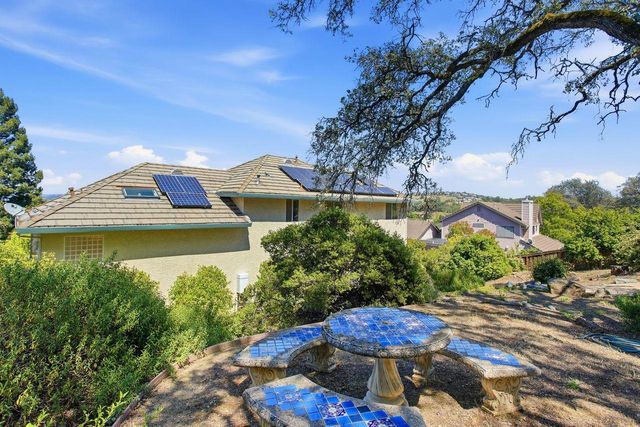 2120 Moonstone Cir, El Dorado Hills, CA 95762