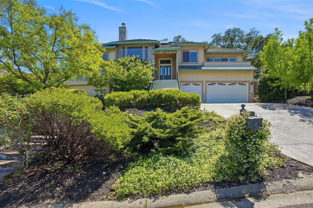 2120 Moonstone Cir, El Dorado Hills, CA 95762