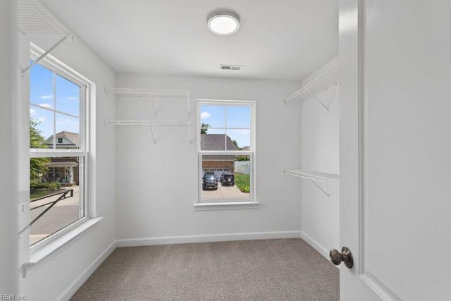 2866 Cross Landing DR, Suffolk, VA 23434