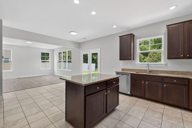 2866 Cross Landing DR, Suffolk, VA 23434